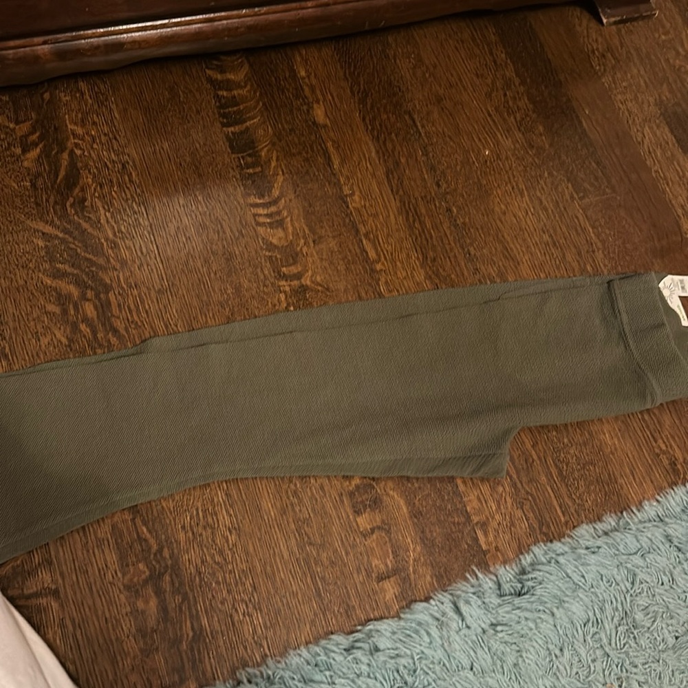 Offline green flare leggings